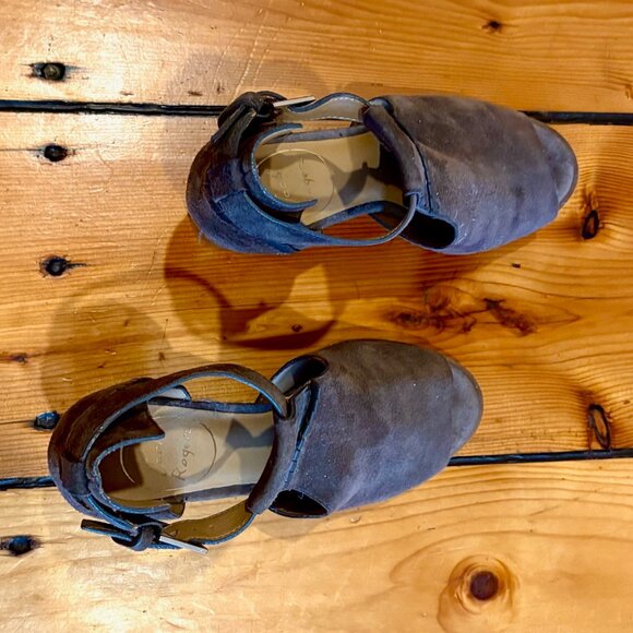 Jack Rogers Gray Taupe Suede Peep Toe Open Booties, size 7 - Picture 5 of 9